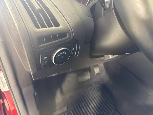 Used 2015 Ford Focus SE w/ Equipment Group 201A image 14