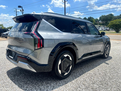 Used 2024 Kia EV9 Land image 6