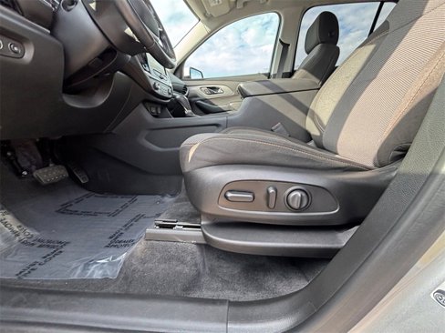 Used 2020 Chevrolet Traverse LT w/ Driver Confidence II Package image 72