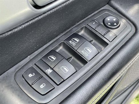 Used 2018 Chrysler Pacifica Touring Plus w/ S Appearance Package image 15
