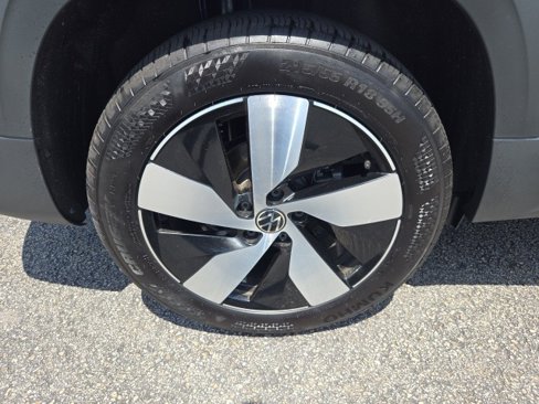 Used 2024 Volkswagen Taos S image 8