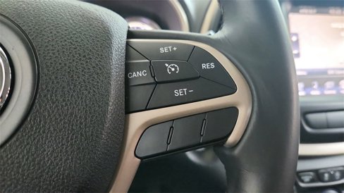 Used 2015 Jeep Cherokee Latitude w/ Comfort/Convenience Group image 23