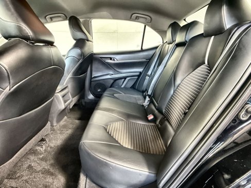 Used 2020 Toyota Camry SE image 23