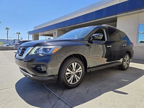 Used 2020 Nissan Pathfinder SL image 2