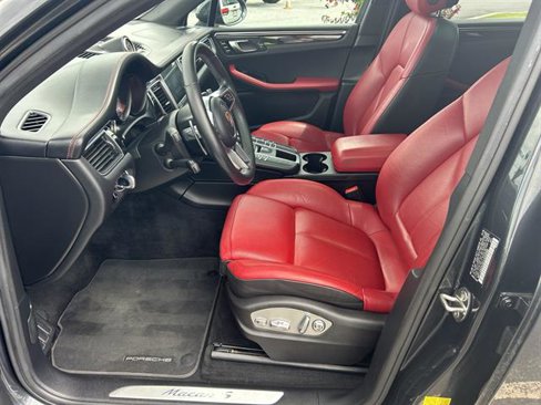 Used 2018 Porsche Macan S image 13
