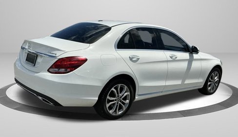 Used 2018 Mercedes-Benz C 300 4MATIC Sedan image 4