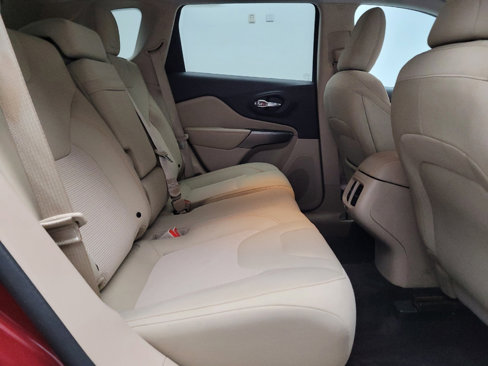 Used 2019 Jeep Cherokee Latitude w/ Popular Appearance Group image 19
