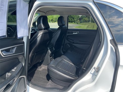 Used 2023 Ford Edge SEL image 15