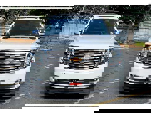 Used 2015 Chevrolet Suburban LTZ image 3