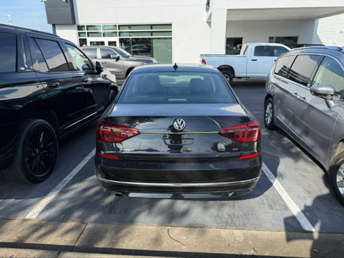 Used 2017 Volkswagen Passat 1.8T R-Line image 7