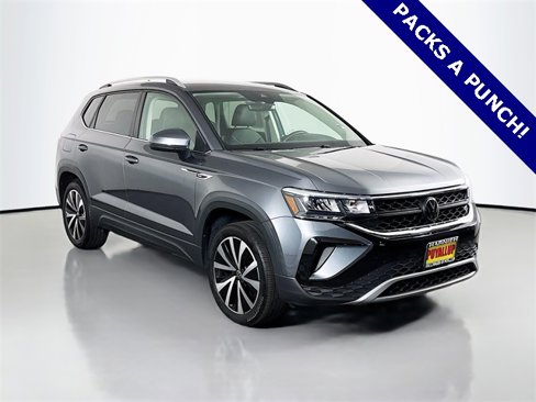 Used 2023 Volkswagen Taos SE image 1