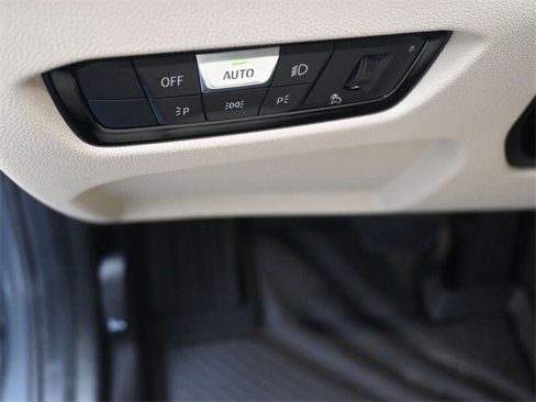 New 2024 BMW 330i Sedan w/ Convenience Package image 21