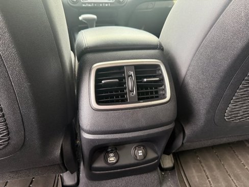 Used 2019 Kia Sorento LX image 15