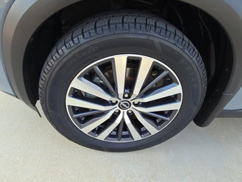 Used 2022 Nissan Pathfinder Platinum w/ Cargo Package image 9