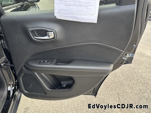 Used 2018 Jeep Compass Sport image 22