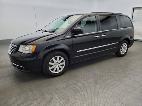 Used 2016 Chrysler Town & Country Touring w/ Driver Convenience Group image 2