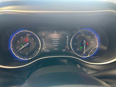 Used 2020 Chrysler Pacifica Limited image 13
