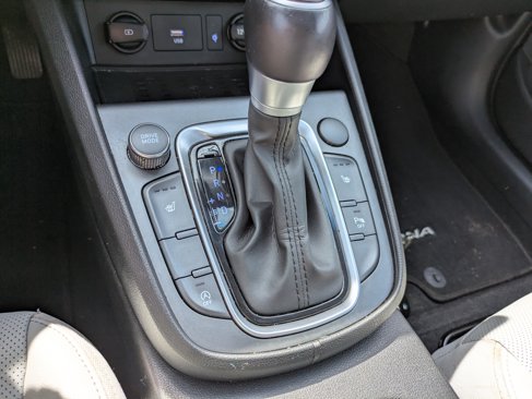 Used 2022 Hyundai Kona Limited image 18