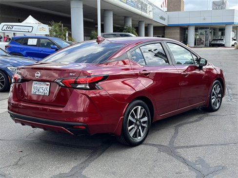 Used 2020 Nissan Versa SV image 5