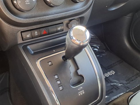 Used 2017 Jeep Patriot Latitude image 22