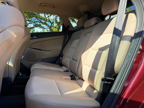 Used 2016 Hyundai Tucson Sport image 11