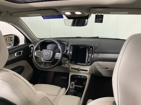 New 2025 Volvo XC40 B5 Plus w/ Protection Package Premier image 16
