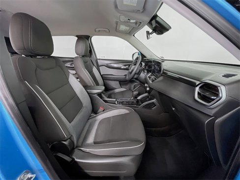 Used 2025 Chevrolet TrailBlazer LT w/ Driver Confidence Package image 28