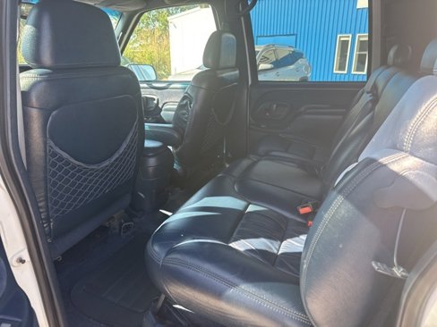 Used 1999 Chevrolet Suburban 2WD w/ Preferred Equipment Group 3 image 24