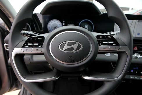 Used 2024 Hyundai Elantra SEL image 13