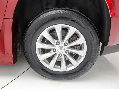 Used 2018 Chrysler Pacifica Touring-L image 29