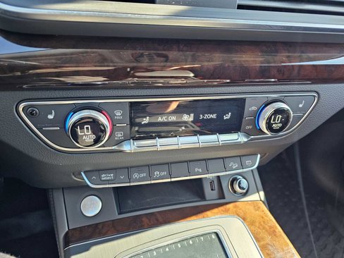 Used 2018 Audi Q5 Prestige w/ Prestige Package image 29