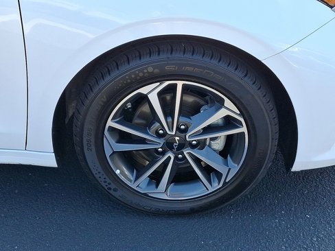 Used 2023 Kia Forte LXS image 8