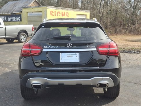 Used 2020 Mercedes-Benz GLA 250 4MATIC w/ Premium Package image 5