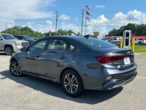 Used 2023 Kia Forte LXS image 8