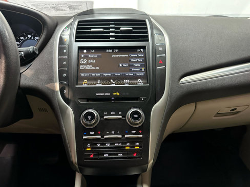 Used 2019 Lincoln MKC Premiere image 43