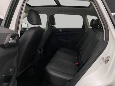 New 2025 Volkswagen Taos SE image 24