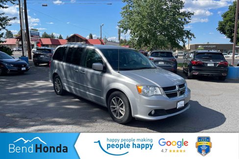 Used 2017 Dodge Grand Caravan SXT image 9