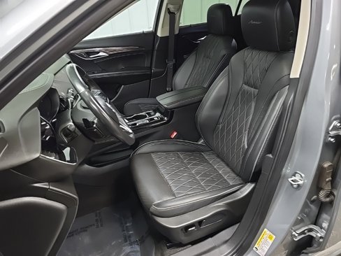 Used 2023 Buick Envision Avenir image 31