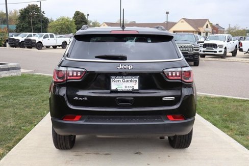 Used 2019 Jeep Compass Latitude w/ Cold Weather Group image 29
