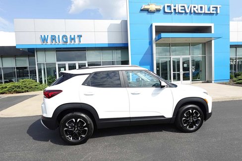 Used 2023 Chevrolet TrailBlazer LT image 2