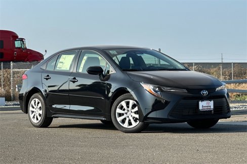 New 2026 Toyota Corolla LE image 2