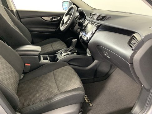 Used 2020 Nissan Rogue Sport SV image 16