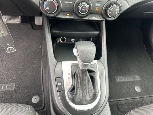 Used 2023 Kia Forte LXS image 29