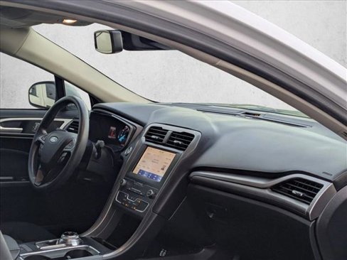 Used 2020 Ford Fusion SE image 22