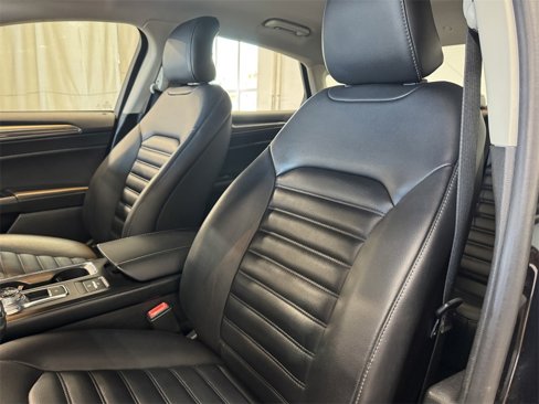 Used 2019 Ford Fusion SEL image 19