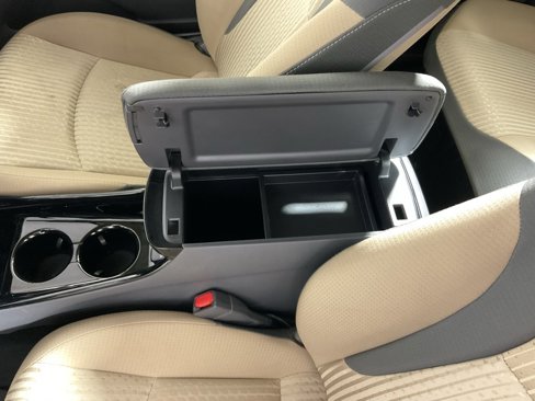 Used 2017 Toyota Prius Two image 30