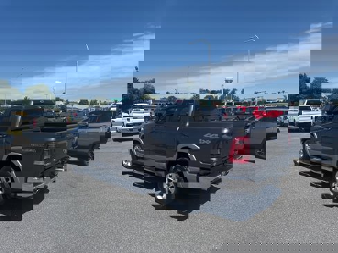 Used 2020 RAM 1500 Laramie w/ Off Road Group image 9