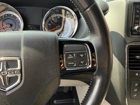 Used 2020 Dodge Grand Caravan SXT image 26