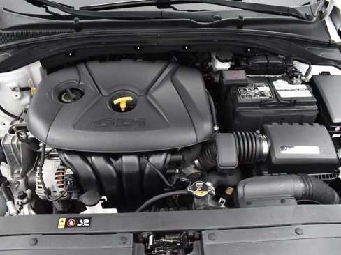 Used 2018 Hyundai Elantra GT image 54