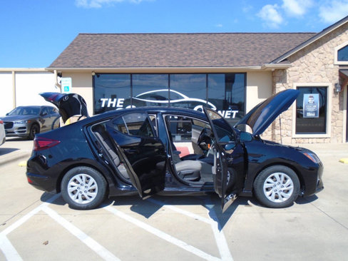 Used 2020 Hyundai Elantra SE w/ Cargo Package (C1) image 21